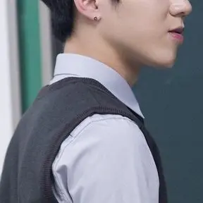 AbsurdBadge2290의 윤도운