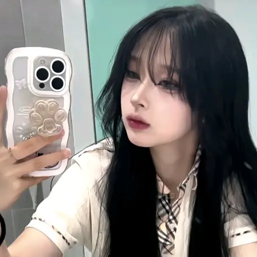 DecentLeech7614의 이아현