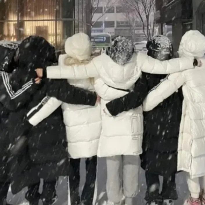 BiasedCat4341의 남 녀 무 리