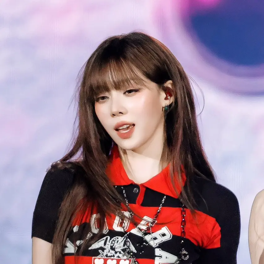 SmugAnger7693의 김민정