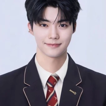 박건욱
