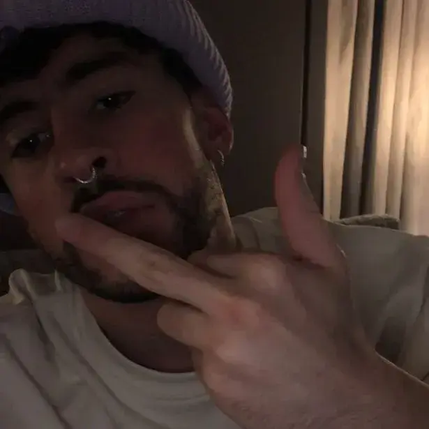 JumpyTwin6671의 Bad Bunny