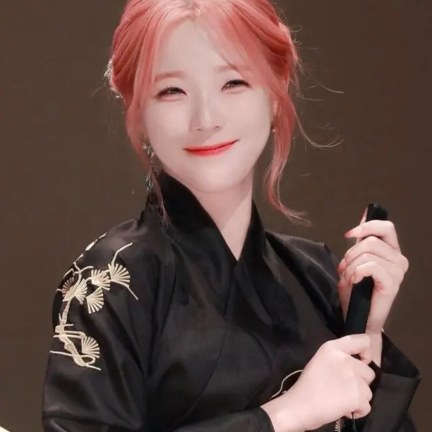 Fkekmxwlzlwls의 쌍둥이 백지헌.