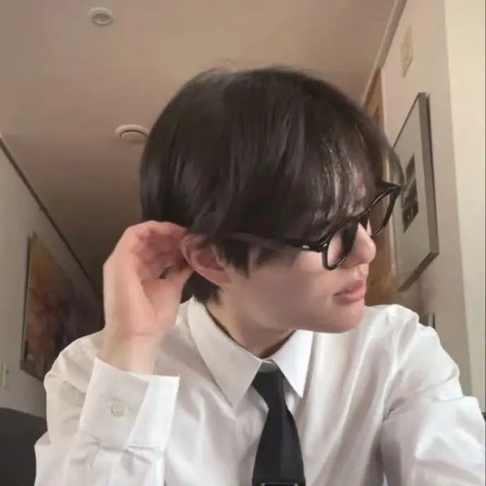 Iloveyousomuch의 왕따 당하는 존잘남 한승빈