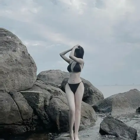 LHLH의 놀이공원에서 만난 노출녀