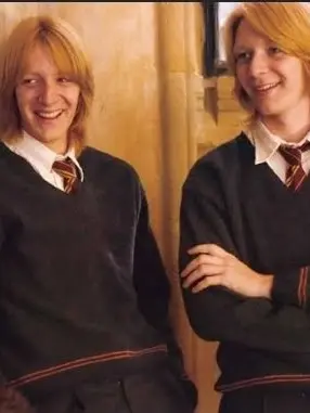 Ophie....의 The Weasley Twins