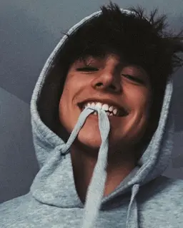 Profile image of Ethan Bennett