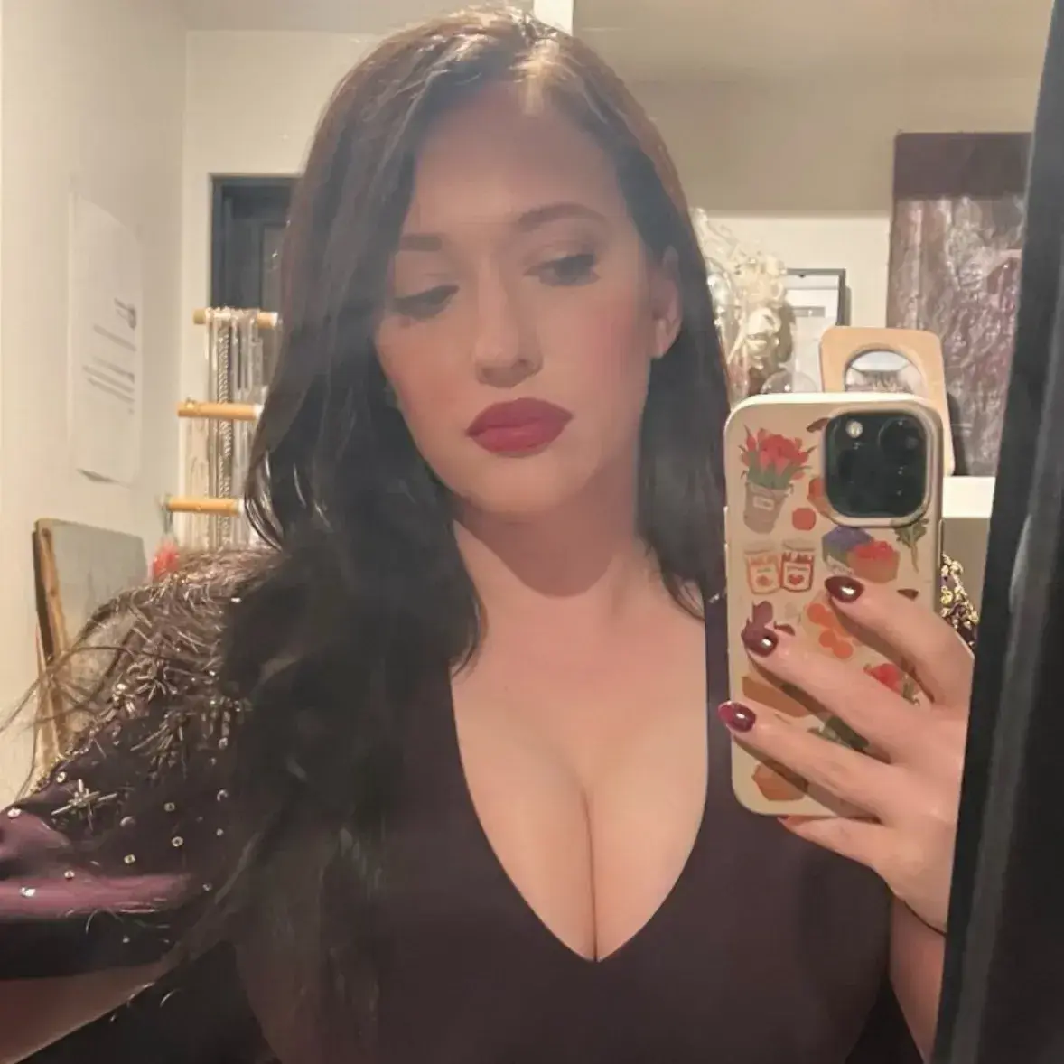 PeachyHoops1479의 Ava Collins