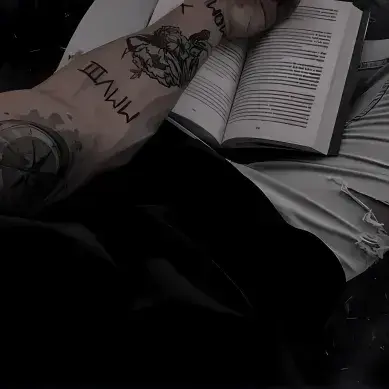 GaudyChin4770의 Dark Romance Reader