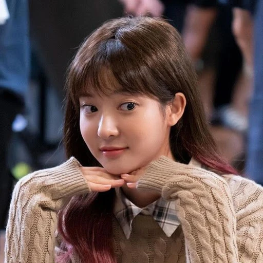 민설아