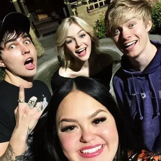 GrumpyCity4223의 Sam Colby Kris and Celina