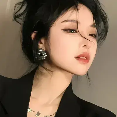 EarthyHut5809의 Cold CEO's Wife