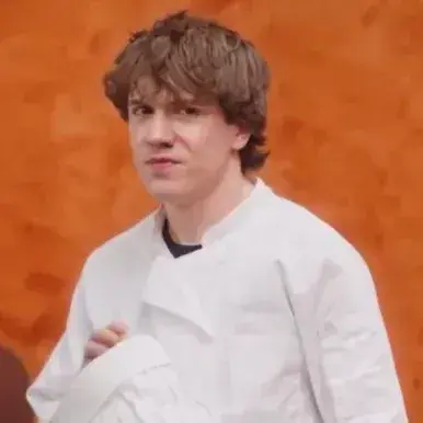 ThickGown8612의 Caleb Vance