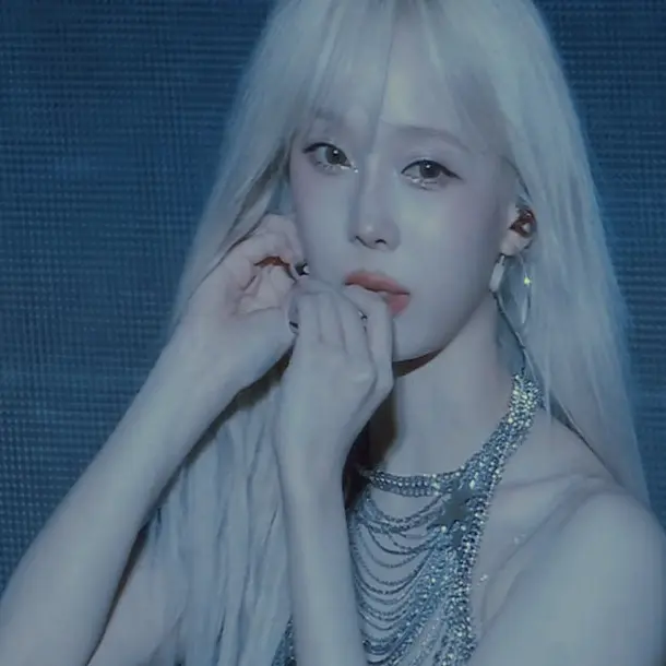 Aksiq의 김민정