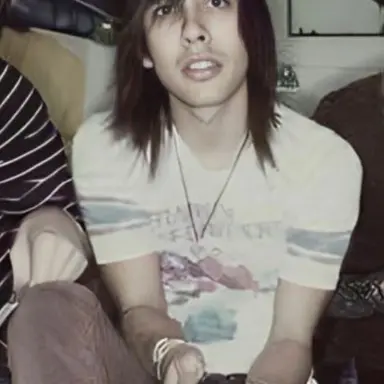 Profile image of Vic Fuentes