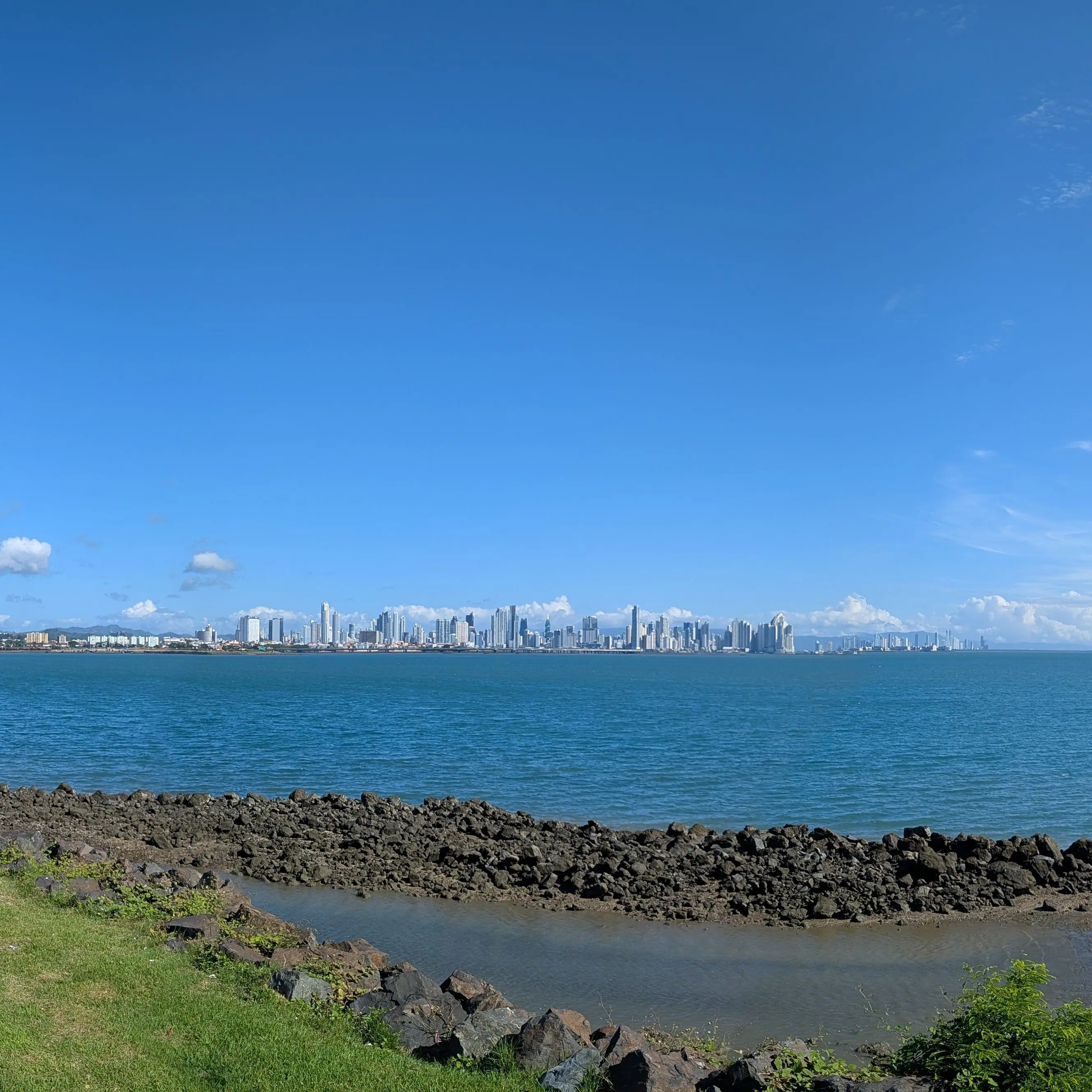 MerryBag4834의 Whispers at Sea