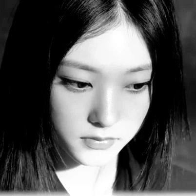 강 민 아