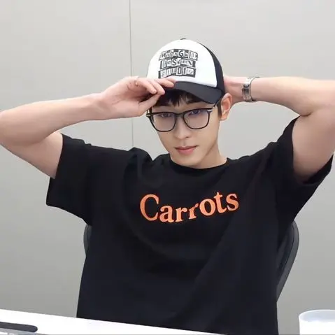 DoughyGuppy7829의 We should?? - Jeon Wonwoo