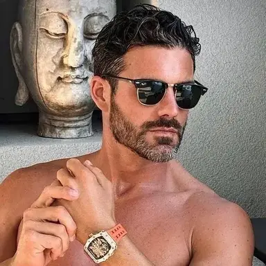 Profile image of Julian Vance