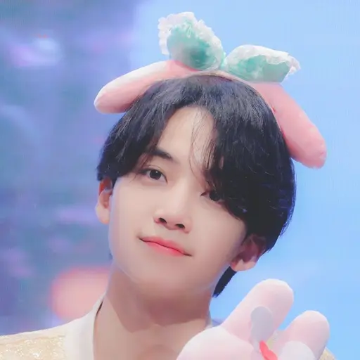 NeedyUrial1748의 윤정한