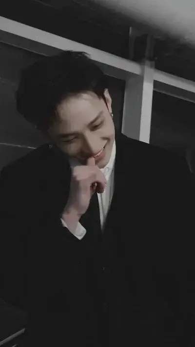 VoicedChime8638의 Christopher Bahng