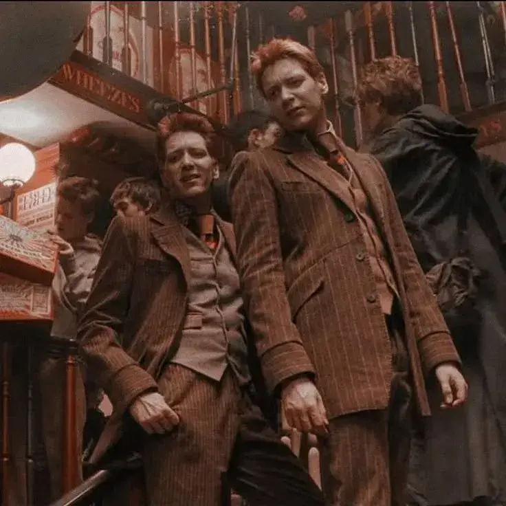 LovedSauce7797의 George and Fred Weasley