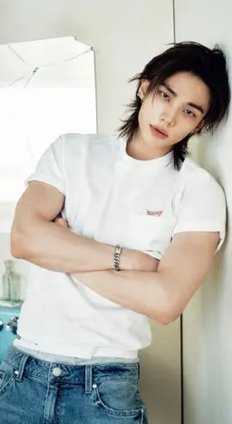 Profile image of hwang hyunjin.