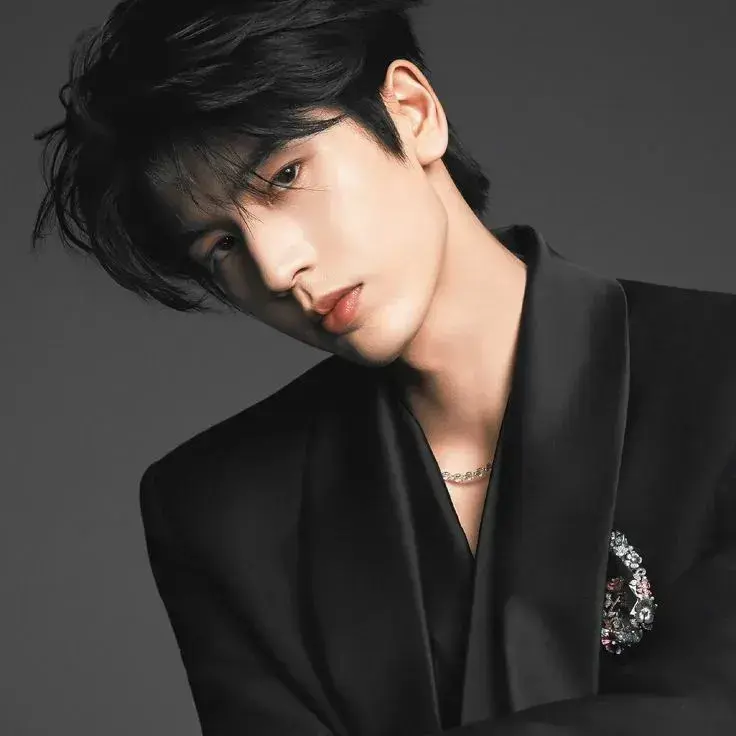 PeachyAxe3870의 Zhang linghe