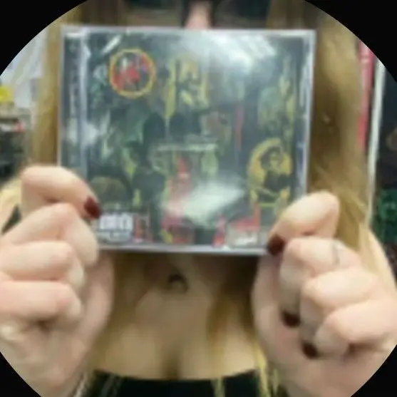 PronePolar5329의 My Metalhead Girlfriend