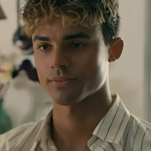 SmallDesk8567의 Caleb Vance