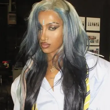 Profile image of Lara Raj