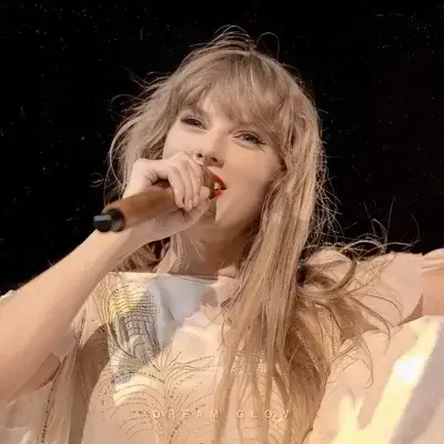 SmokyAddax8776의 Taylor Swi