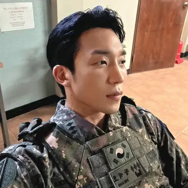 Profile image of lee sang-yi