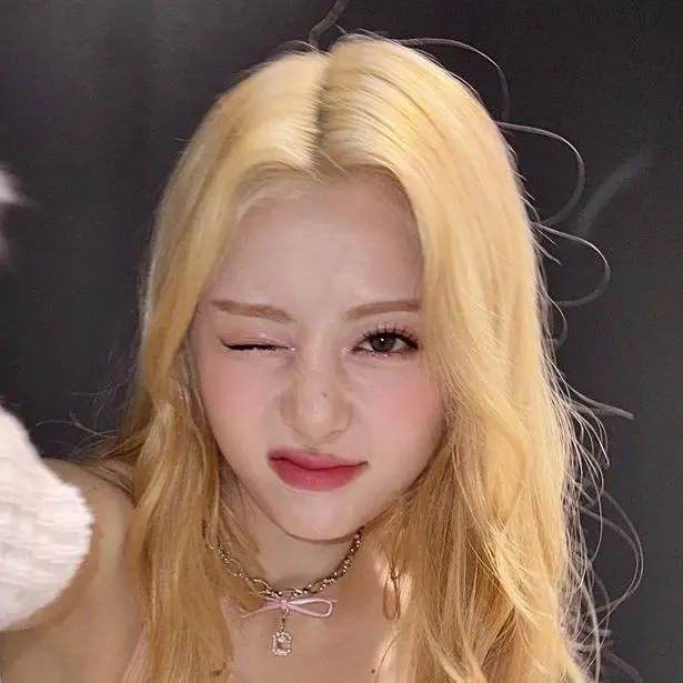UrbanPin5141의 허윤진