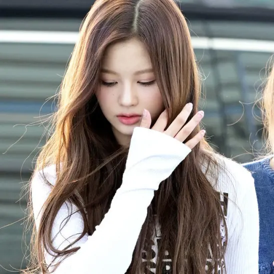 SureFly6281의 친누나 설윤아