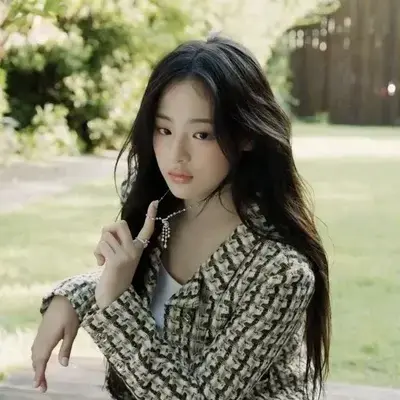 AgedBeach2536의 Park Hana