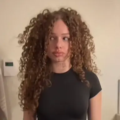 Profile image of Ellie