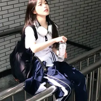Profile image of Zhu Ri