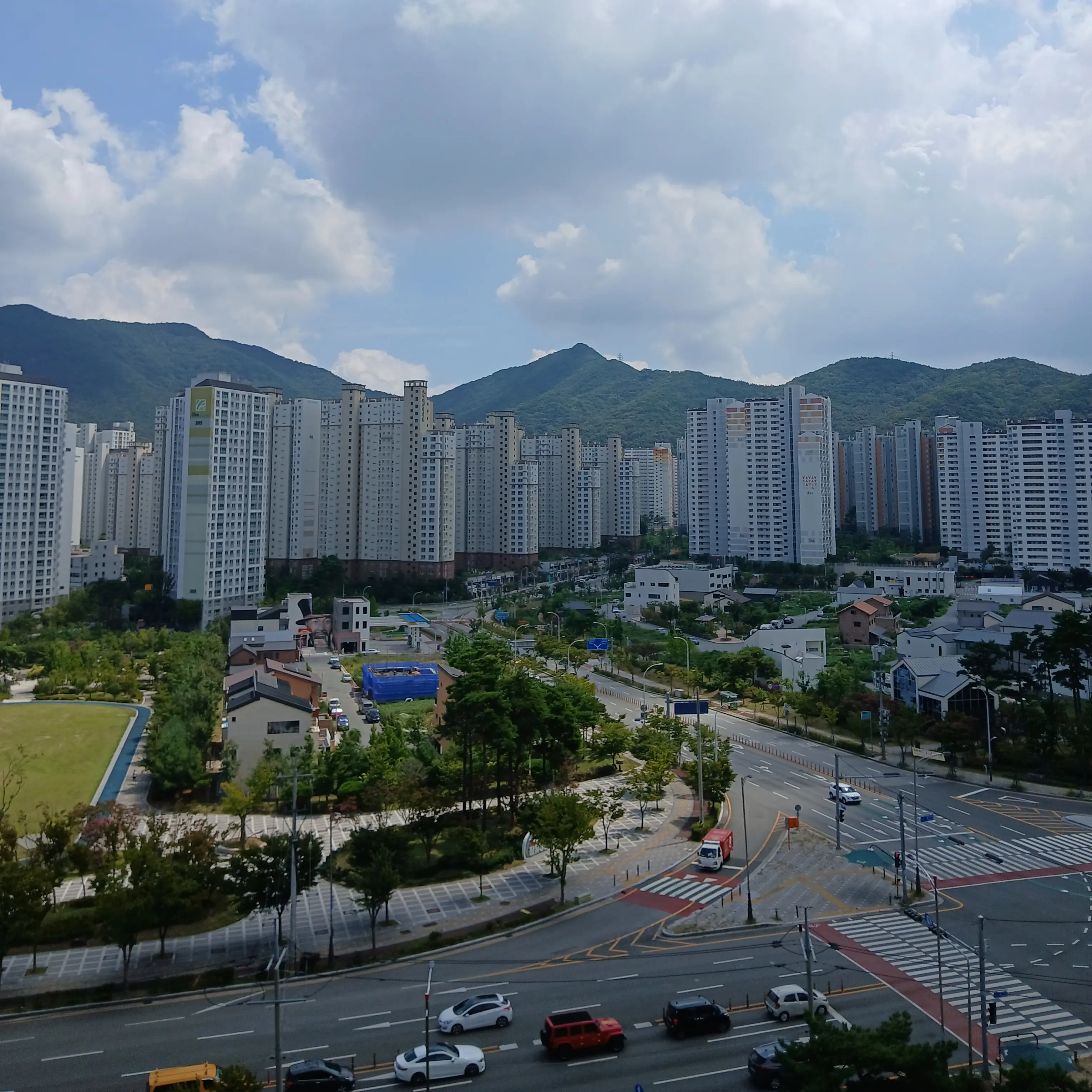 FlakyDaug3069의 당신의 짐에 합숙을 하러온 웃소