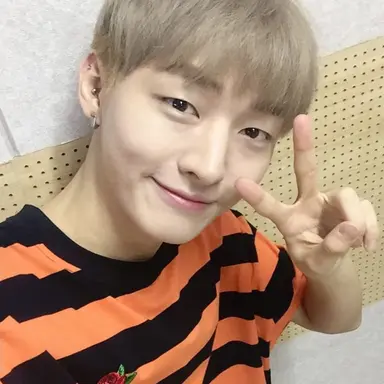 Profile image of 윤지성