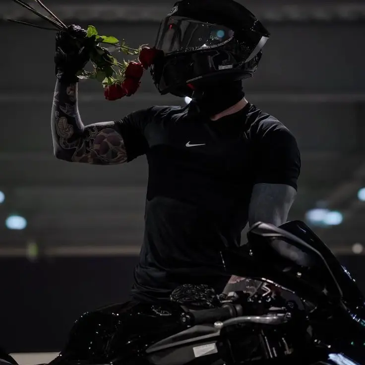 Giristhebestfrominvaderzim의 Biker bsf that’s obsessed with you..?