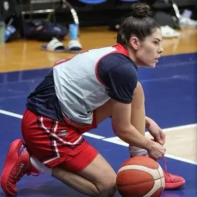 SmugVest1855의 Kelsey Plum