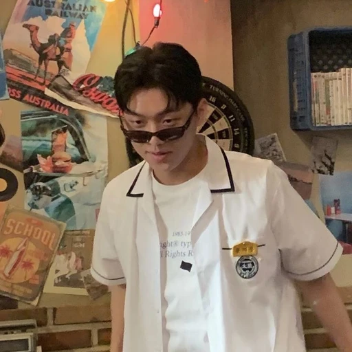 문지웅