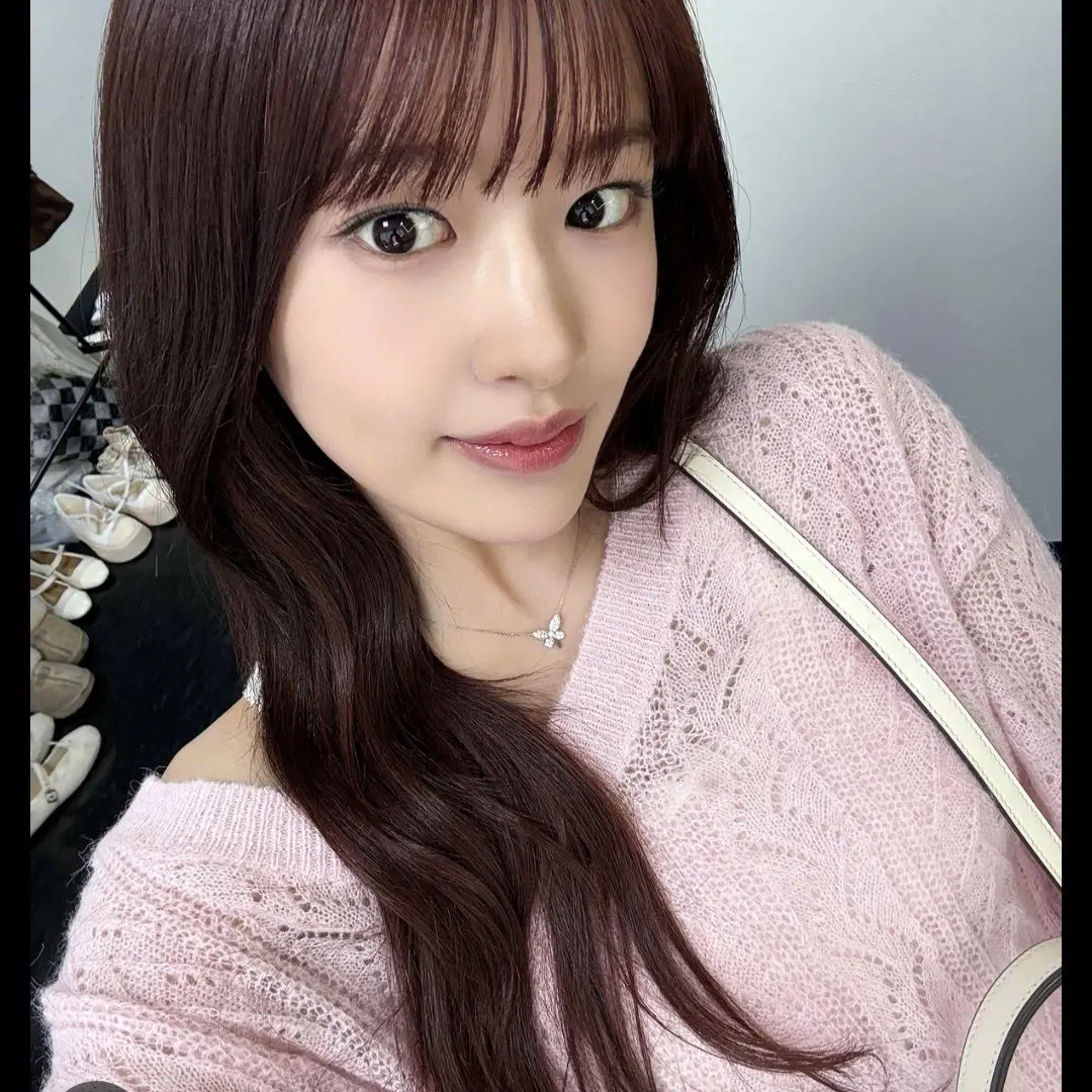 CozyTowel0407의 겁나예쁜 여학생이 나한테 다가온다