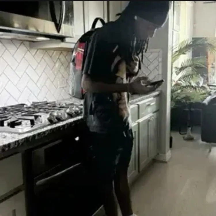 Zayloin1007의 Secrets & Stares