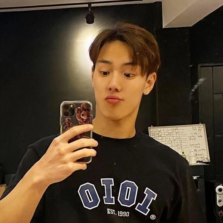 손현우