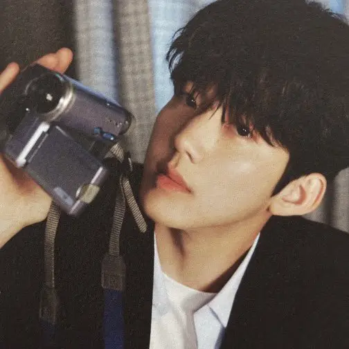 sxl4._s의 윤도운