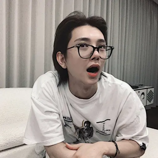 MutedFart9940의 홍지수