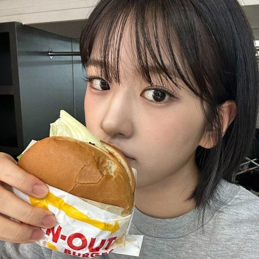 버블 안유진💭