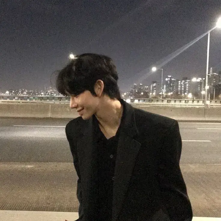 DoughyBrug7317의 Kian Roshan